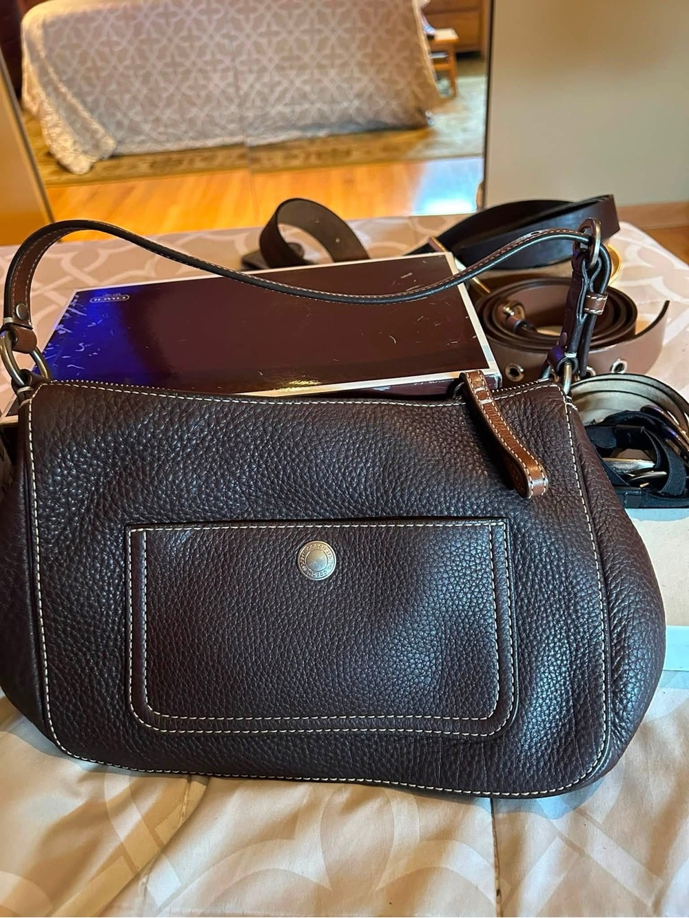 Vintage COACH Pebbled Leather Shoulder Zip Top Purse -F10890)